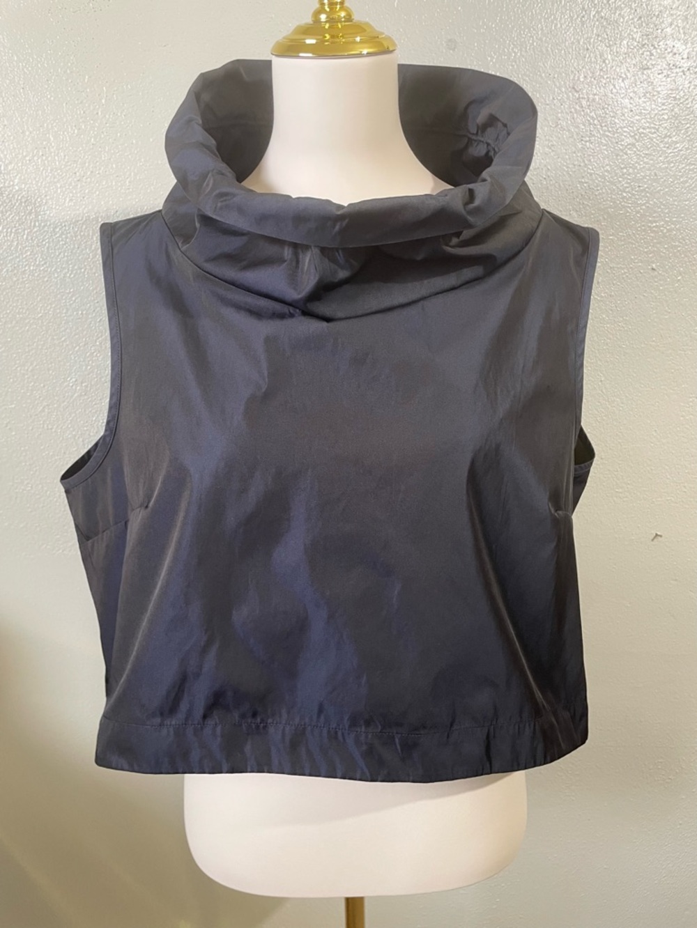 Iridescent Sleeveless Cowl Neck Top Large NWT Shimmer Modern Chic Travel Sun Kim
